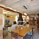 Family Retreat In Thedirac
