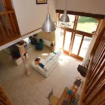 Family Retreat In Thedirac Hébergement de vacances
