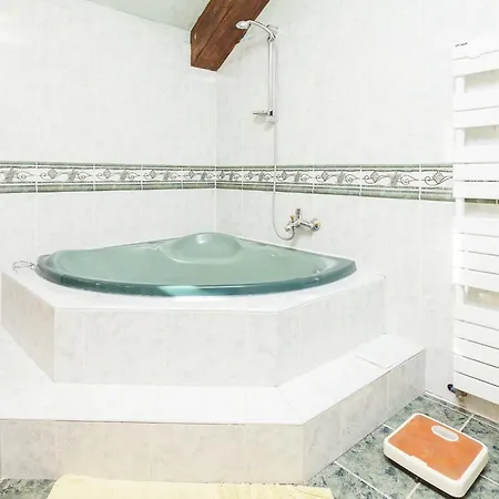 Semesterbostad Family Retreat In Thedirac *