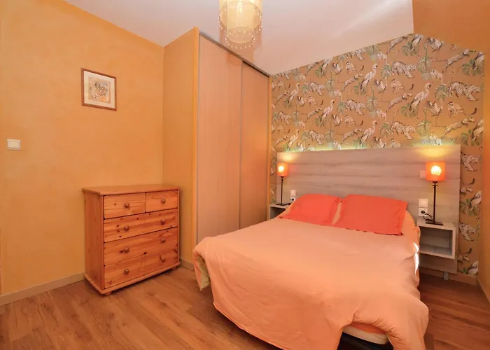 Family Retreat In Thedirac Feriehus *