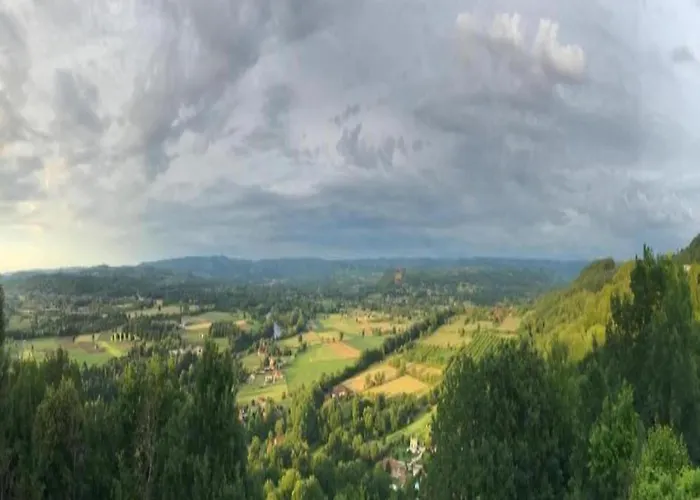 Family Retreat In Thedirac