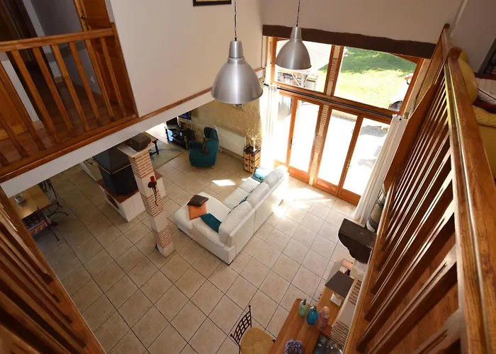 Family Retreat In Thedirac Vakantiehuis