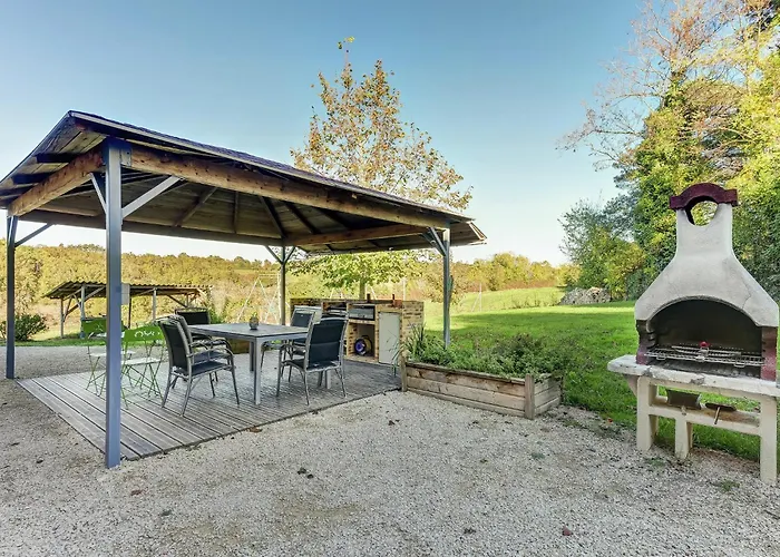 Family Retreat In Thedirac *